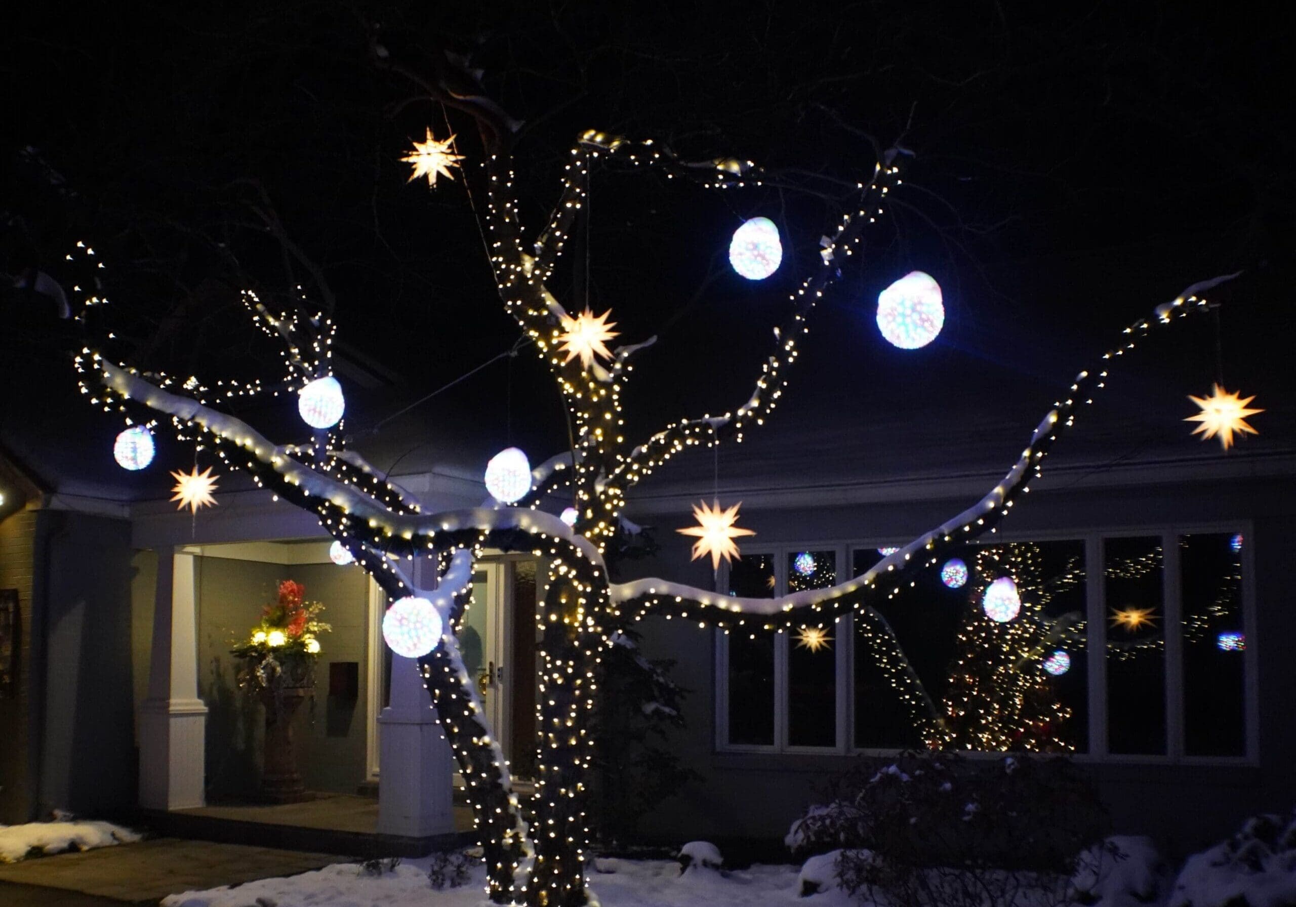 Leawood, KS Holiday Lighting