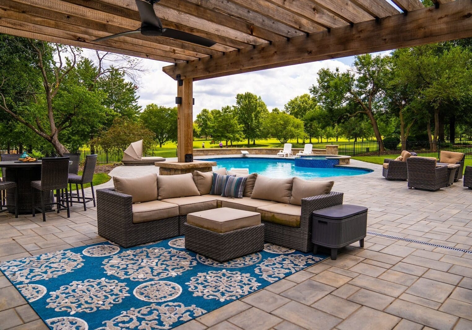 Overland Park, KS Pool Builders